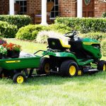 John Deere S100 42-Inch 17.5 HP Gas Hydrostatic Riding Lawn Tractor - Image 2